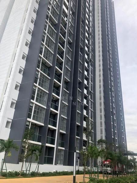 Kondominium untuk Dijual di Lakefront Residence - Johnny Leong - Exterior - PropertyGuru.com.my