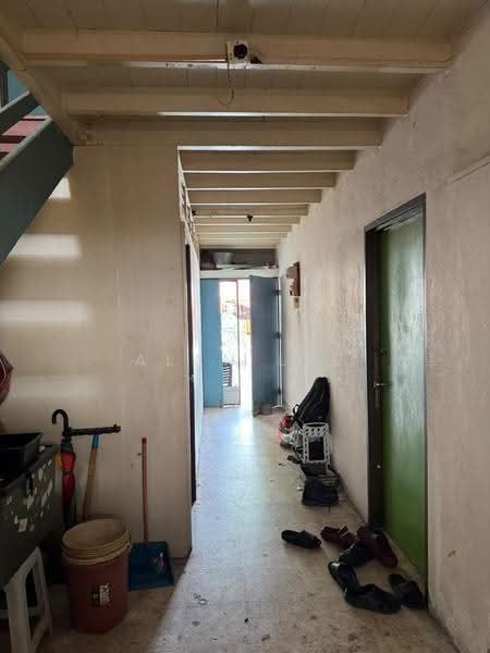 Rumah Teres 2-Tingkat untuk Dijual di Bukit Gedung (Bayan Baru) - Alan Lee - Corridor - PropertyGuru.com.my