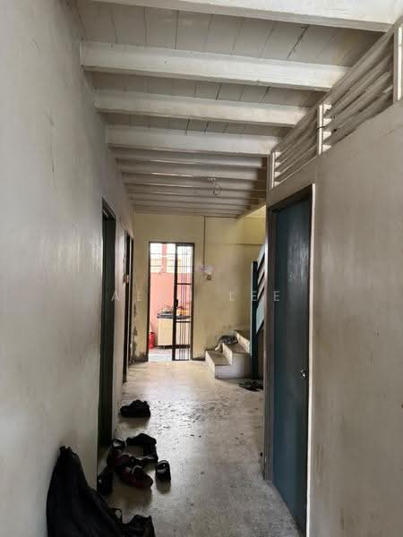 Rumah Teres 2-Tingkat untuk Dijual di Bukit Gedung (Bayan Baru) - Alan Lee - Corridor - PropertyGuru.com.my