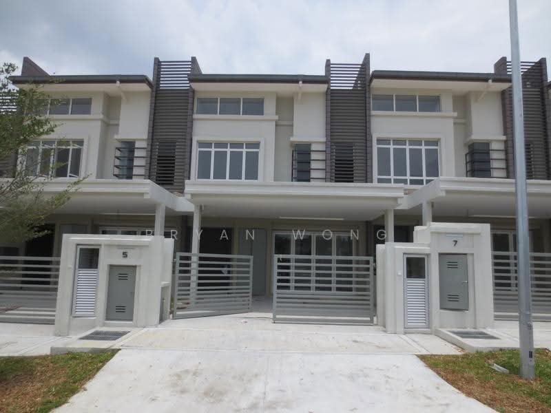 Rumah Teres 2-Tingkat untuk Dijual di Taman TTDI Grove (Kajang) - Bryan Wong - Exterior - PropertyGuru.com.my