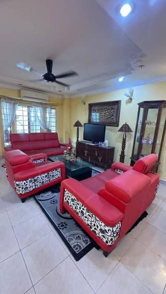 2-storey Terraced House for Sale in Bukit Jelutong (Shah Alam) - SITI KHAIRIYAH JAAFAR - Living Room - PropertyGuru.com.my