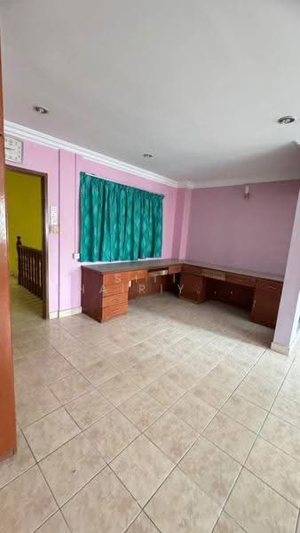 2-storey Terraced House for Sale in Bukit Jelutong (Shah Alam) - SITI KHAIRIYAH JAAFAR - Study - PropertyGuru.com.my