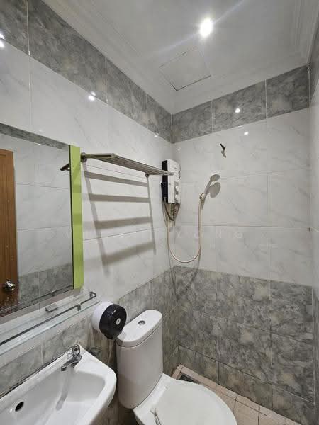 2-storey Terraced House for Rent in Wangsa Maju (Kuala Lumpur) - Vince Yong - Bathroom - PropertyGuru.com.my