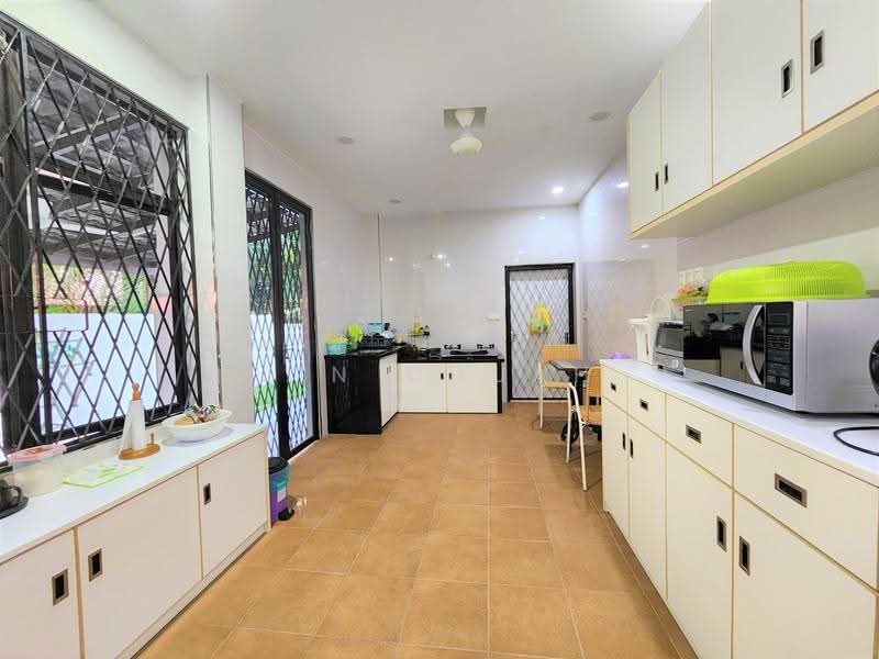 Rumah Berkembar untuk Dijual di Taman Green Lane (Jelutong) - Jin Chuah - Kitchen - PropertyGuru.com.my