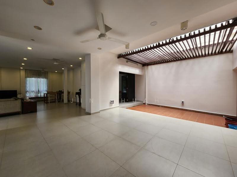 Rumah Berkembar untuk Dijual di Taman Green Lane (Jelutong) - Jin Chuah - Living Room - PropertyGuru.com.my