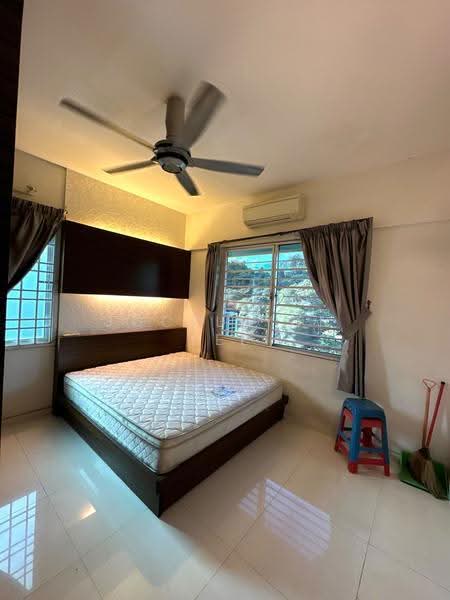 Kondominium untuk Dijual di Desa Bukit Jambul - Jocellynn Lee - Bedroom - PropertyGuru.com.my