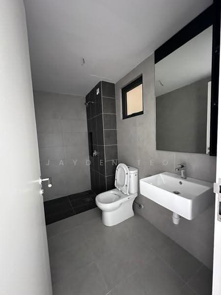 Kediaman Servis untuk Dijual di D'Erica - Jayden Teo - Bathroom - PropertyGuru.com.my