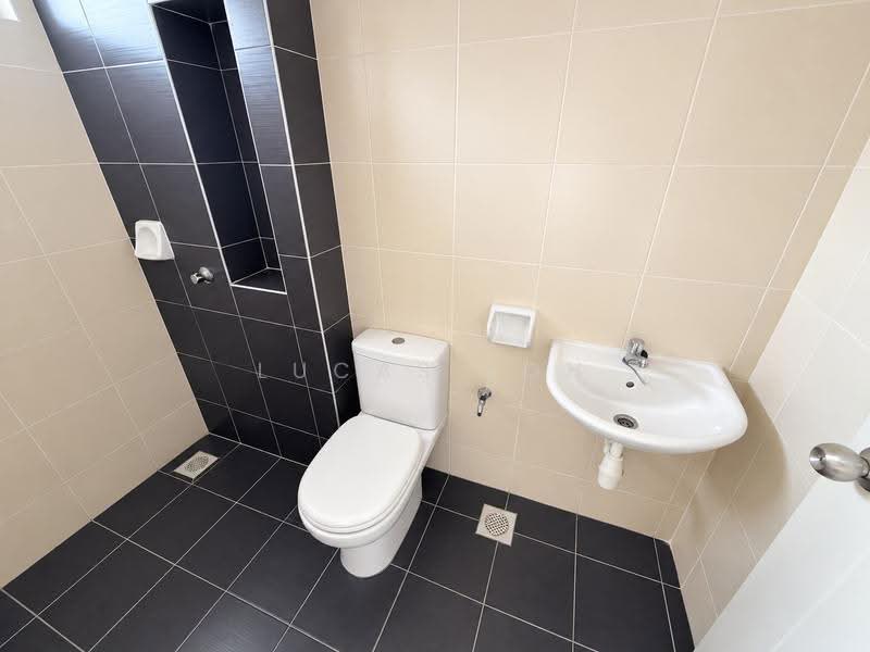 2-storey Terraced House for Sale in Bandar Seri Coalfields (Sungai Buloh) - Lucas Loh - Bathroom - PropertyGuru.com.my
