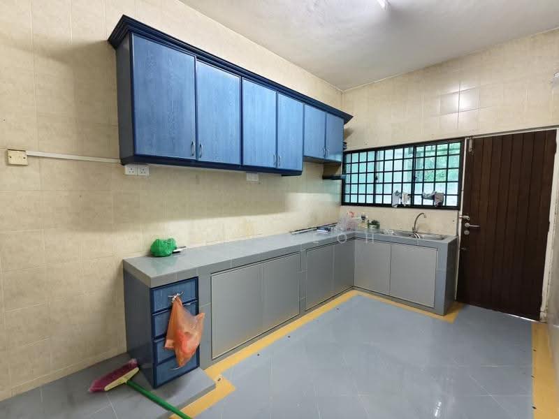 Semi-Detached House for Sale in Taman Kolam Air (Johor Bahru) - Sean Yeoh - Kitchen - PropertyGuru.com.my