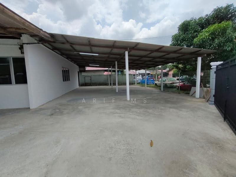 1-storey Terraced House for Sale in Taman Rinting (Masai) - Arif MS - Exterior - PropertyGuru.com.my