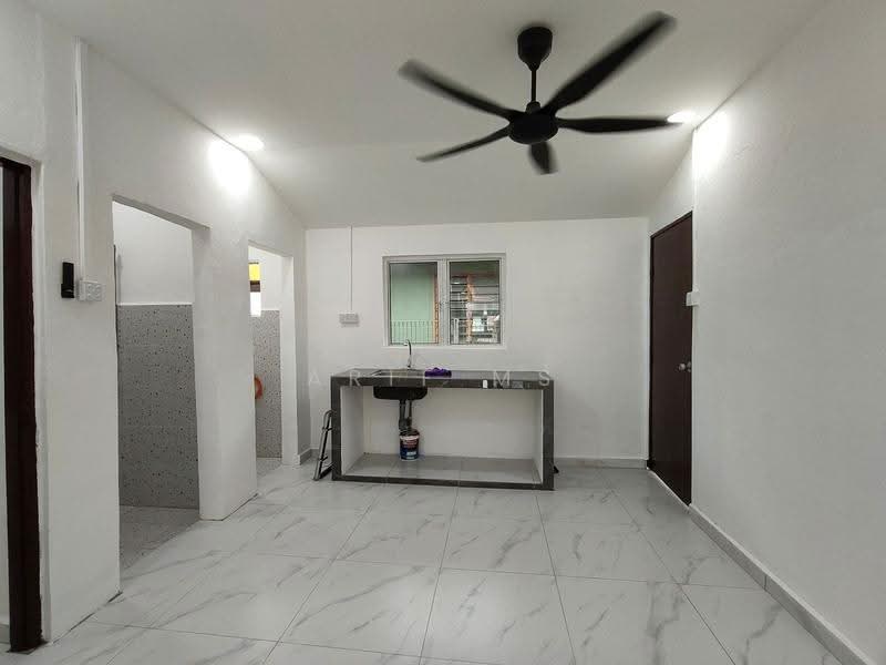 1-storey Terraced House for Sale in Taman Rinting (Masai) - Arif MS - Kitchen - PropertyGuru.com.my