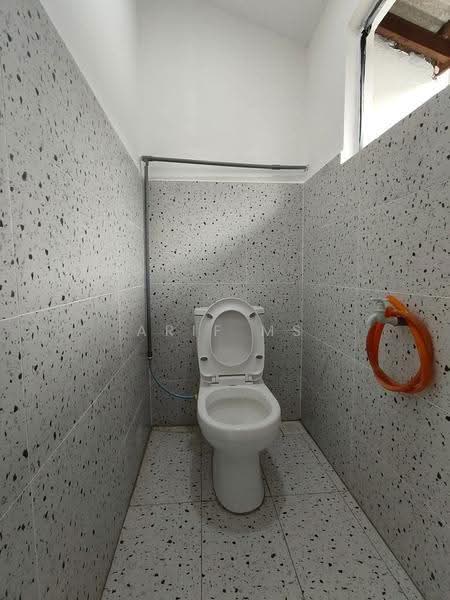 1-storey Terraced House for Sale in Taman Rinting (Masai) - Arif MS - Bathroom - PropertyGuru.com.my