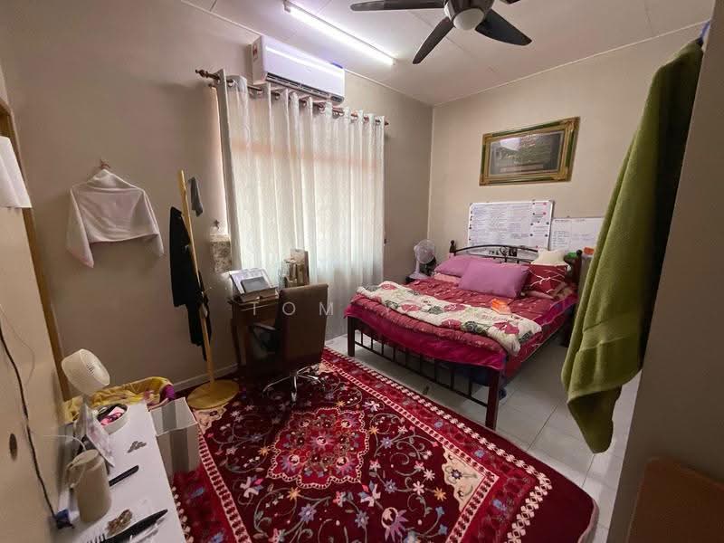 2-storey Terraced House for Sale in Saujana Rawang (Rawang) - Tom Yip - Bedroom - PropertyGuru.com.my