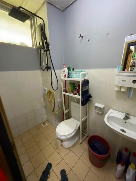 2-storey Terraced House for Sale in Saujana Rawang (Rawang) - Tom Yip - Bathroom - PropertyGuru.com.my