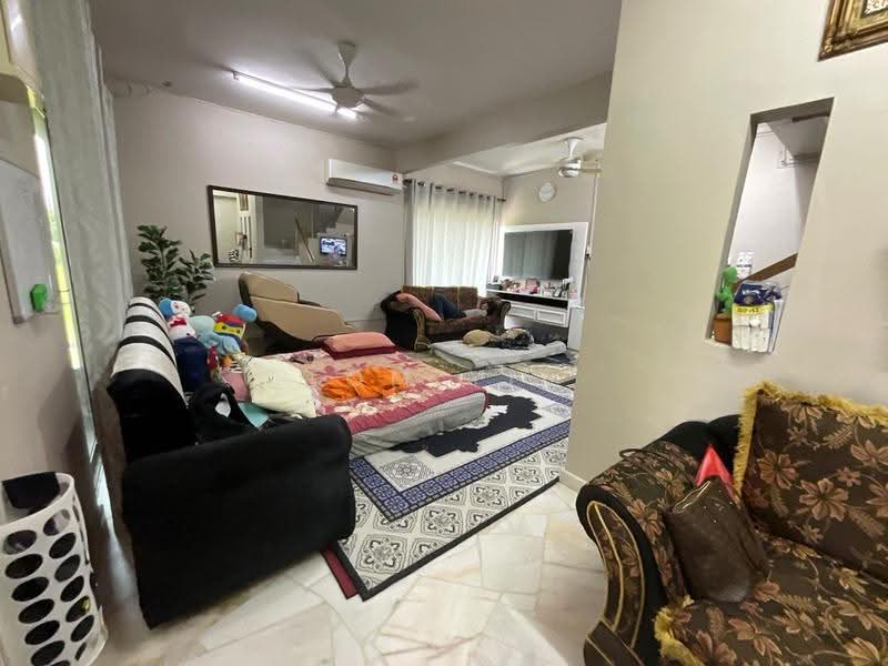 2-storey Terraced House for Sale in Saujana Rawang (Rawang) - Tom Yip - Living Room - PropertyGuru.com.my