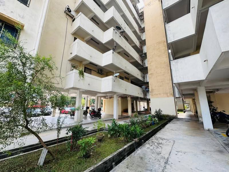 Apartment for Sale at Pangsapuri Carlina - Sariza Hartanah - Exterior - PropertyGuru.com.my