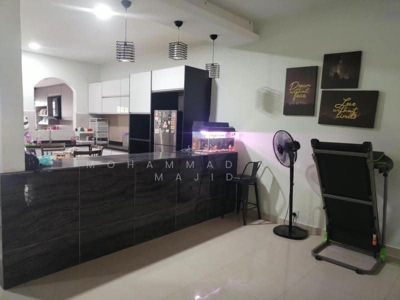 Rumah Teres 2-Tingkat untuk Dijual di Bandar Putra Permai (Seri Kembangan) - Mohammad Din Majid - Kitchen - PropertyGuru.com.my