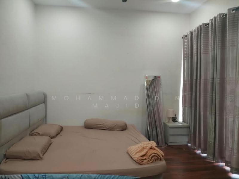 Rumah Teres 2-Tingkat untuk Dijual di Bandar Putra Permai (Seri Kembangan) - Mohammad Din Majid - Bedroom - PropertyGuru.com.my