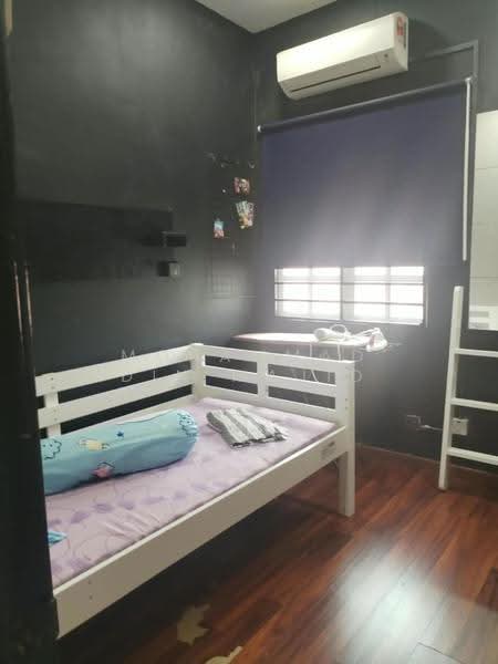 Rumah Teres 2-Tingkat untuk Dijual di Bandar Putra Permai (Seri Kembangan) - Mohammad Din Majid - Bedroom - PropertyGuru.com.my