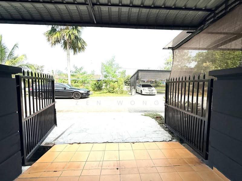 Rumah Teres 1-Tingkat untuk Dijual di Taman Puteri (Kluang) - Zen Wong - Exterior - PropertyGuru.com.my