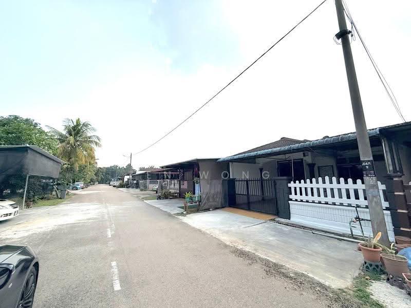 Rumah Teres 1-Tingkat untuk Dijual di Taman Puteri (Kluang) - Zen Wong - Exterior - PropertyGuru.com.my