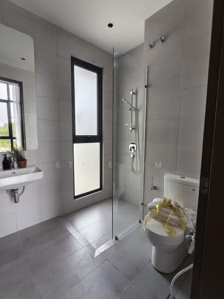 2-storey Terraced House for Sale in Telok Panglima Garang (Selangor) - Steve Lim - Bathroom 3 - PropertyGuru.com.my