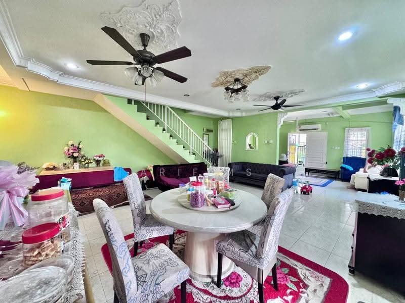2-storey Terraced House for Sale in Taman Bukit Tiram (Ulu Tiram) - Arif MS - Living Room - PropertyGuru.com.my