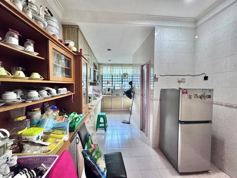 2-storey Terraced House for Sale in Taman Bukit Tiram (Ulu Tiram) - Arif MS - Kitchen - PropertyGuru.com.my