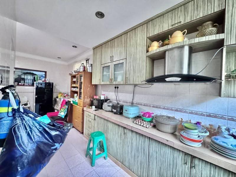 2-storey Terraced House for Sale in Taman Bukit Tiram (Ulu Tiram) - Arif MS - Kitchen - PropertyGuru.com.my