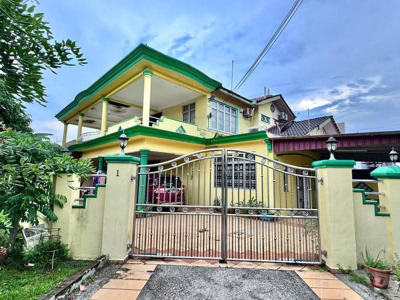 2-storey Terraced House for Sale in Taman Bukit Tiram (Ulu Tiram) - Arif MS - Exterior - PropertyGuru.com.my