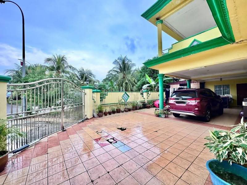 2-storey Terraced House for Sale in Taman Bukit Tiram (Ulu Tiram) - Arif MS - Exterior - PropertyGuru.com.my