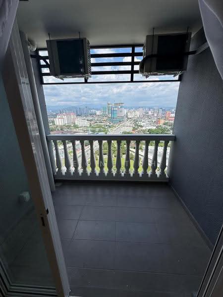 Kediaman Servis untuk Disewa di Tuan 2egacy - Leon Teh - Balcony - PropertyGuru.com.my