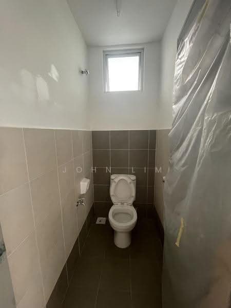 Shop for Rent in Bandar Putra Kulai (Kulai) - John Lim - Bathroom - PropertyGuru.com.my