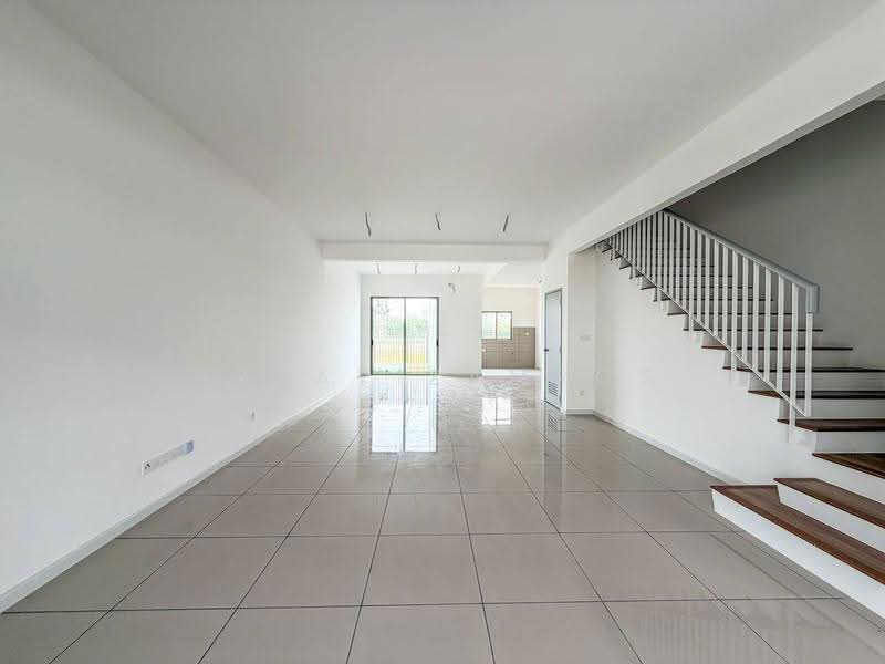 2-storey Terraced House for Sale in Bandar Gamuda Cove (Dengkil) - Izzat Zamros - Living Room - PropertyGuru.com.my