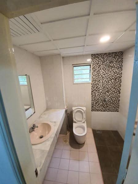 Pangsapuri untuk Disewa di Midah Heights Condominium - Austin Phang - Bathroom - PropertyGuru.com.my