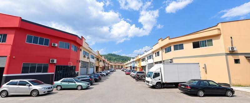 Kilang Teres untuk Dijual di Batu Caves (Selangor) - Desley Wan - Exterior - PropertyGuru.com.my