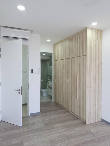 Kediaman Servis untuk Dijual di United Point (Residensi Berpadu) - ChaoLim . - Bathroom - PropertyGuru.com.my