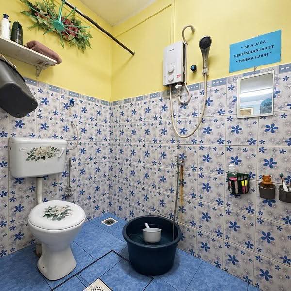 1.5-storey Terraced House for Sale in Bandar Indahpura (Kulai) - Arif MS - Bathroom - PropertyGuru.com.my
