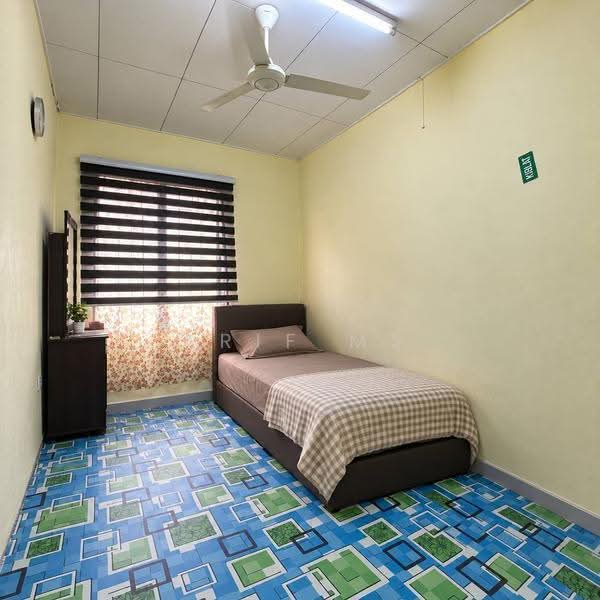 1.5-storey Terraced House for Sale in Bandar Indahpura (Kulai) - Arif MS - Bedroom - PropertyGuru.com.my