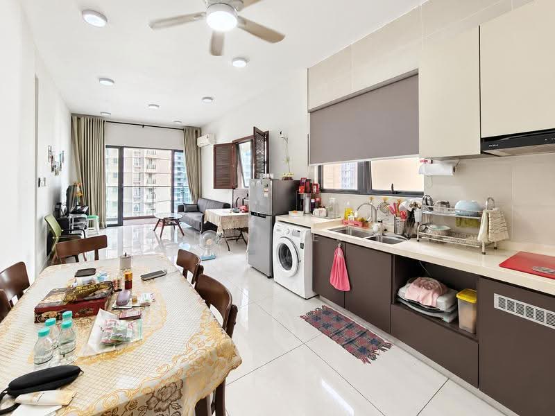 Kondominium untuk Dijual di Bay Point @ Country Garden Danga Bay - Ray Lee - Kitchen - PropertyGuru.com.my