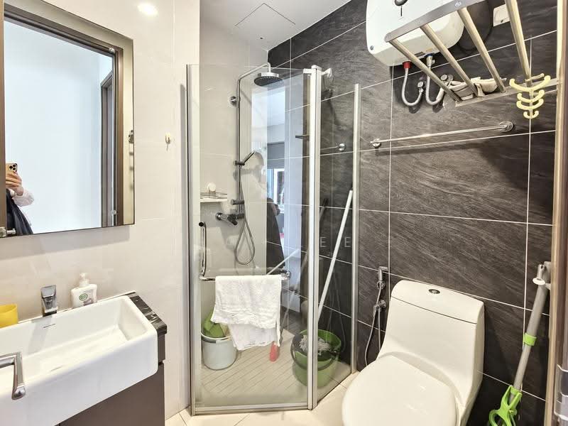 Kondominium untuk Dijual di Bay Point @ Country Garden Danga Bay - Ray Lee - Bathroom - PropertyGuru.com.my