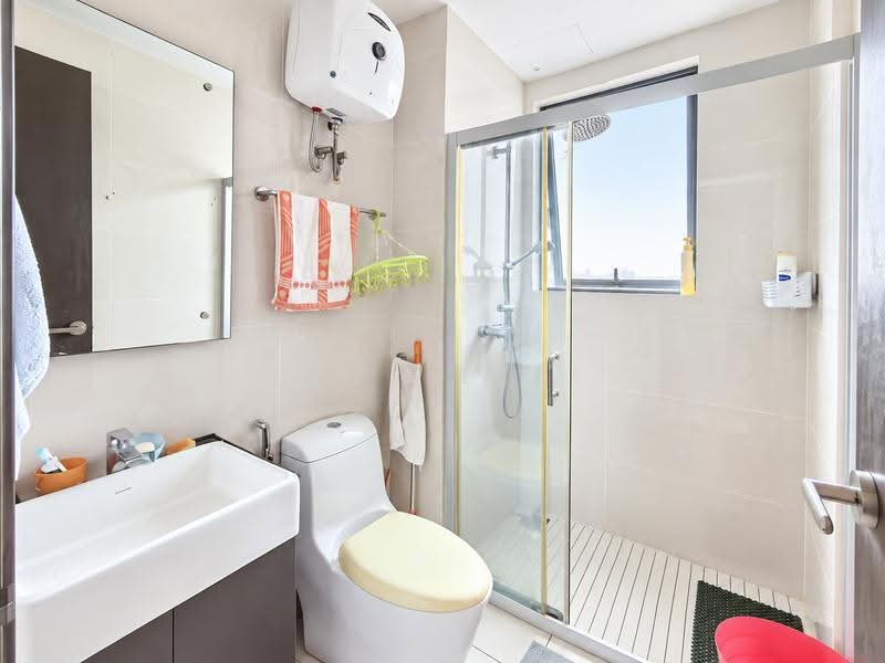 Kondominium untuk Dijual di Bay Point @ Country Garden Danga Bay - Ray Lee - Bathroom - PropertyGuru.com.my