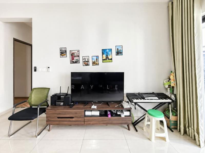 Kondominium untuk Dijual di Bay Point @ Country Garden Danga Bay - Ray Lee - Living Room - PropertyGuru.com.my
