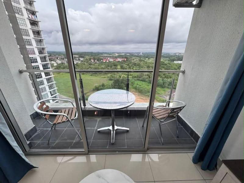 Kediaman Servis untuk Dijual di D'Putra Suites - Steven Loh - Balcony - PropertyGuru.com.my
