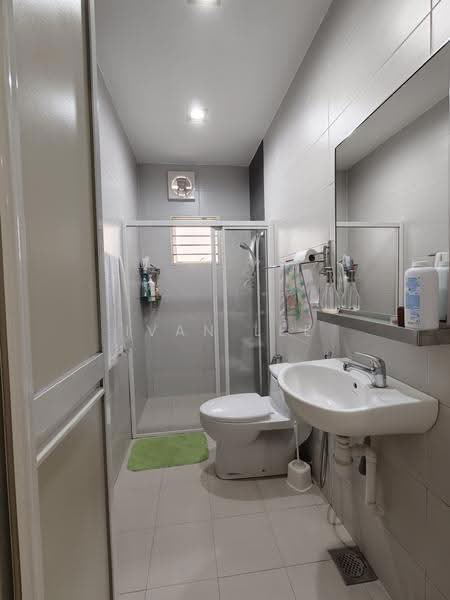 Semi-Detached House for Sale in Kuchai Lama (Kuala Lumpur) - Ivan Lee - Bathroom - PropertyGuru.com.my