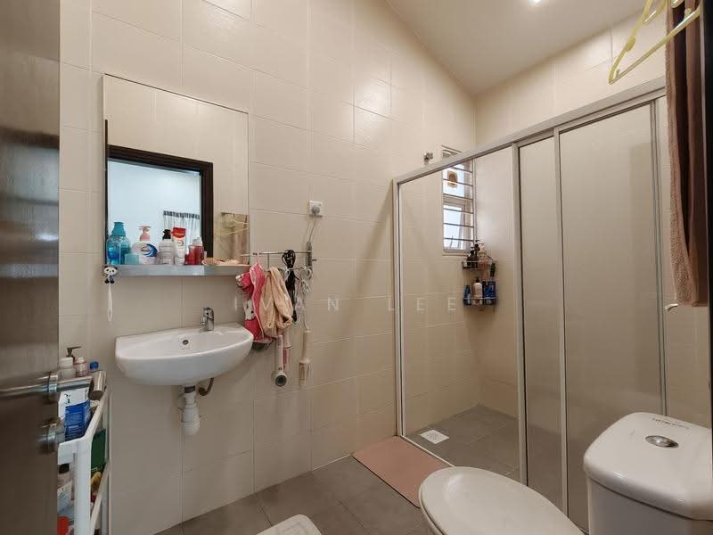 Semi-Detached House for Sale in Kuchai Lama (Kuala Lumpur) - Ivan Lee - Bathroom - PropertyGuru.com.my