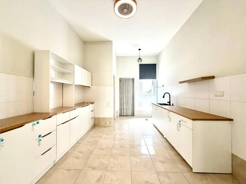 Rumah Teres 2-Tingkat untuk Dijual di Serene Heights (Semenyih) - Amir Abas - Kitchen - PropertyGuru.com.my