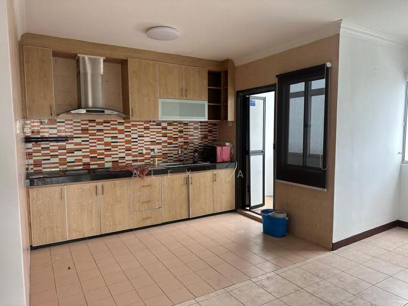 Condominium for Sale at Amadesa Resort Condominium - Alex Yap - Kitchen - PropertyGuru.com.my