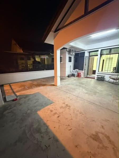 1-storey Terraced House for Rent in Taman Daya (Johor Bahru) - Robbie Tan - Exterior - PropertyGuru.com.my