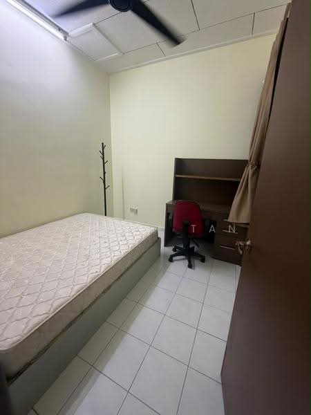 1-storey Terraced House for Rent in Taman Daya (Johor Bahru) - Robbie Tan - Bedroom - PropertyGuru.com.my